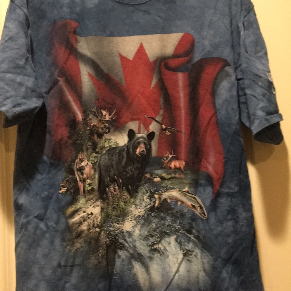 The Mountain wild animals Tie Dye graphic T-short sleeve Vancouver Canada size L